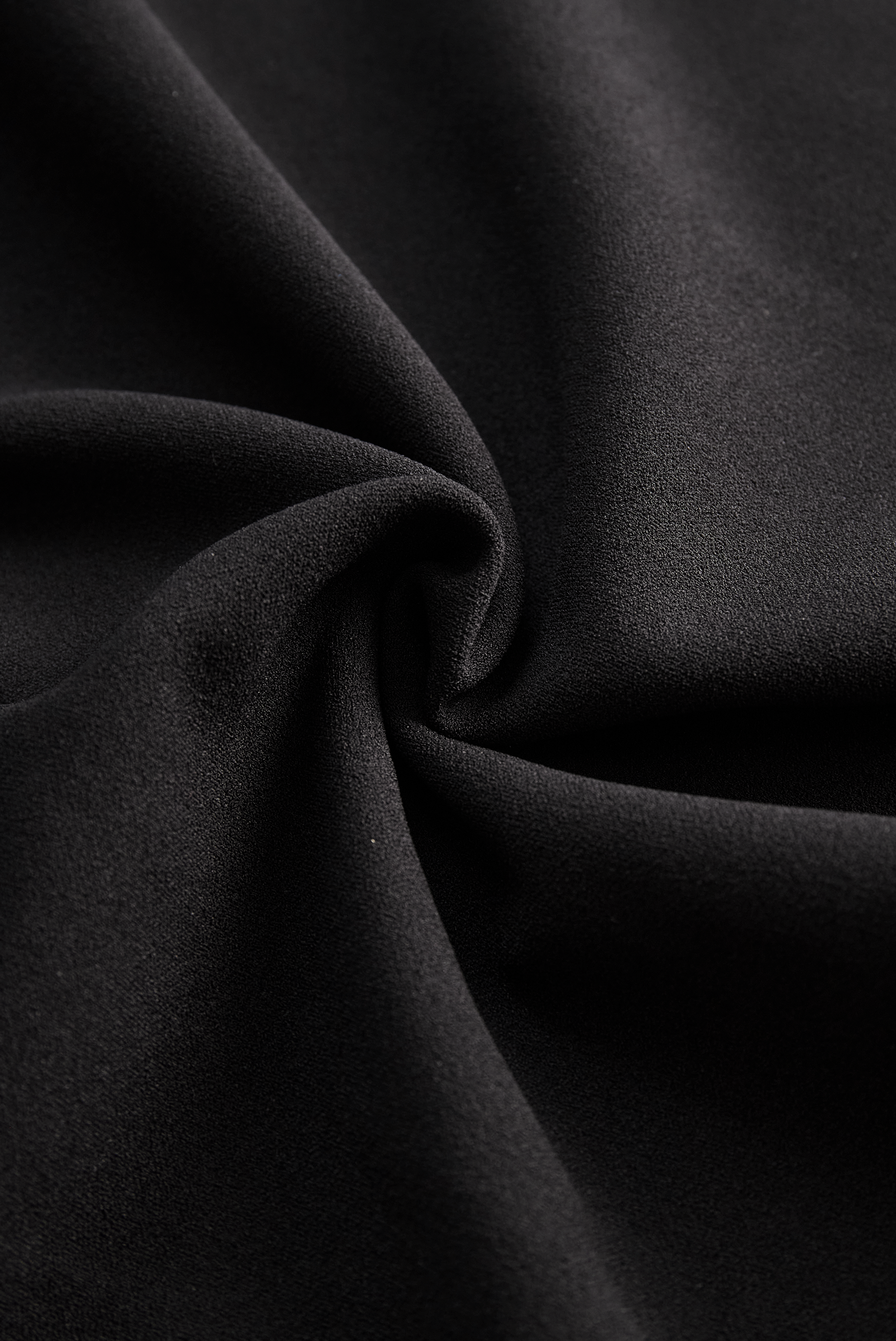 Czeslawa - Wyrafinowana Czarna Sukienka z Paskiem